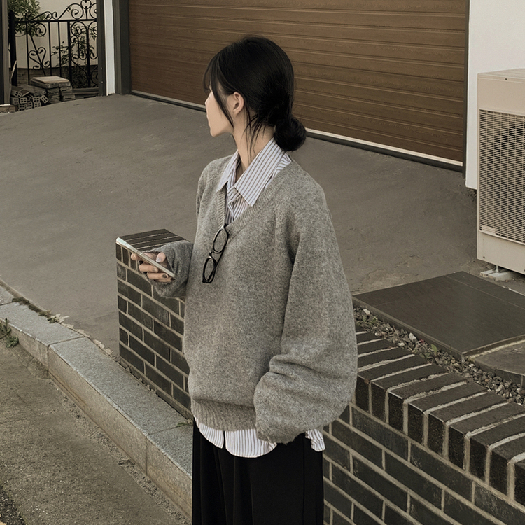 사이즈선택 도톰 나그랑 여리여리 오버핏 가을 겨울 오버핏 브이넥 니트 그레이