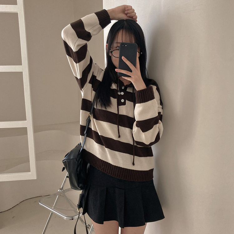 텐리 단가라 배색 스트라이프 버튼 후드 니트 브라운