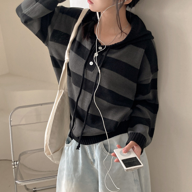 텐리 단가라 배색 스트라이프 버튼 후드 니트 블랙