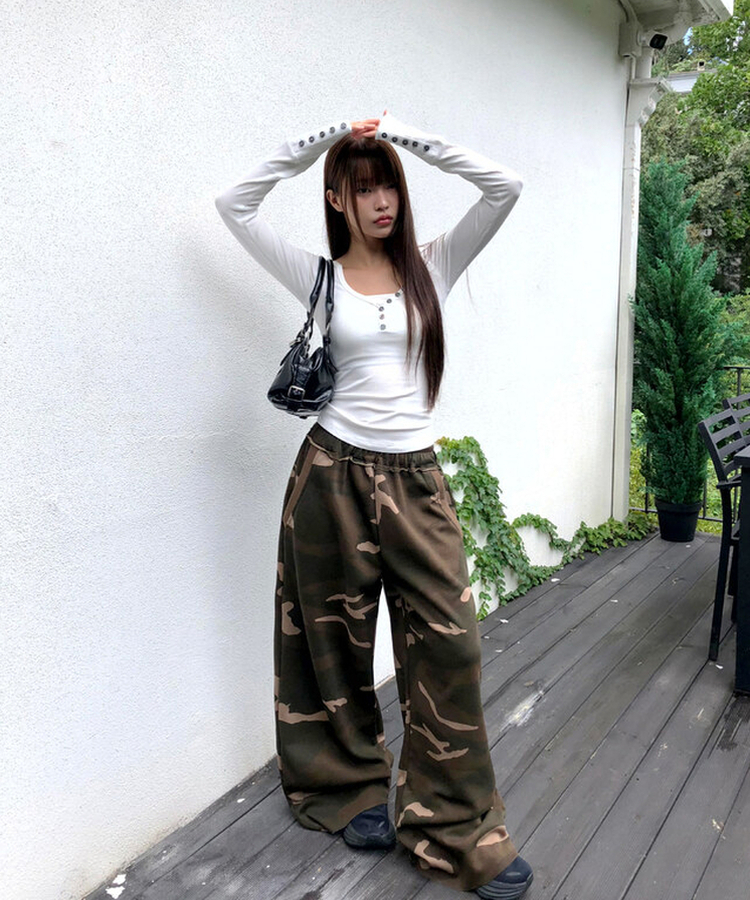 スタッドバックルレザーショルダーバッグ BLACK