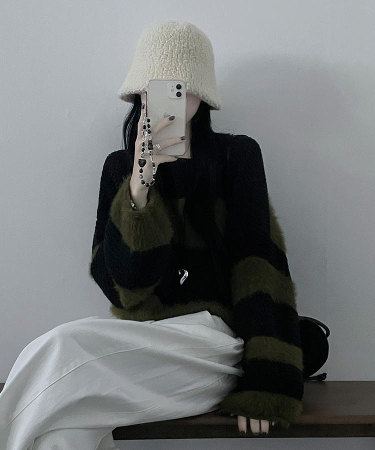 ワンストライプファークロップニット