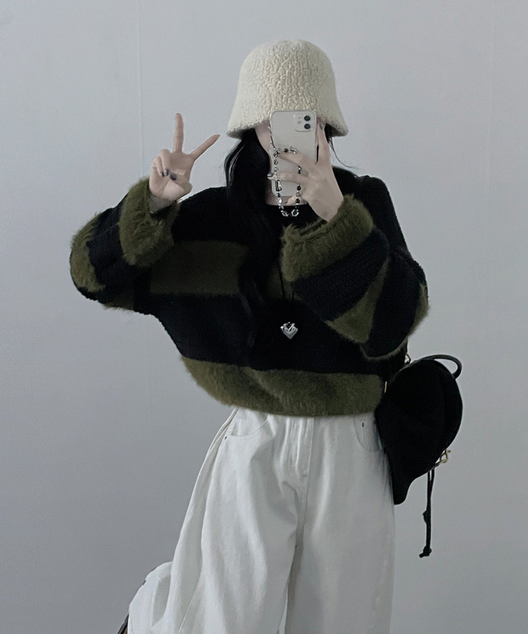 ワンストライプファークロップニット