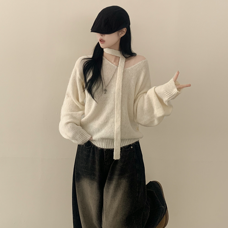 【マフラー付き】アンゴラVネックニット