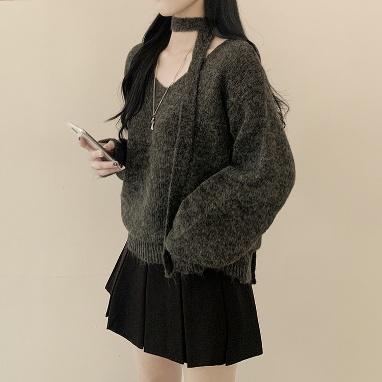 【マフラー付き】アンゴラVネックニット