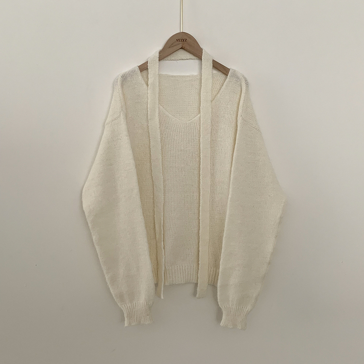 【マフラー付き】アンゴラVネックニット