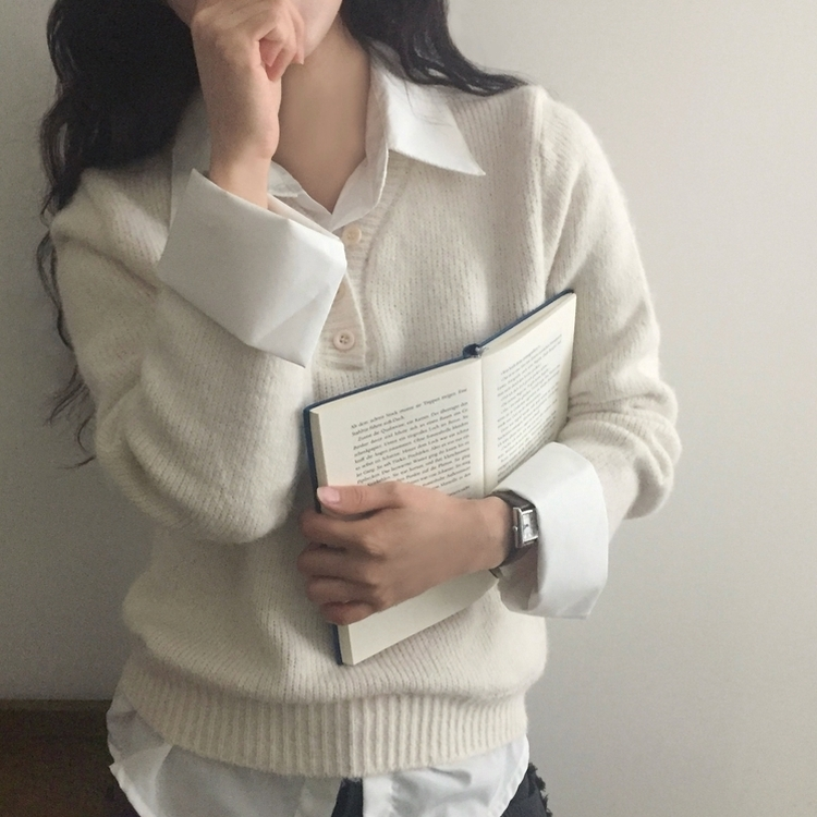 브론 레이어드 버튼 배색 카라 셔츠 브이넥 루즈핏 니트