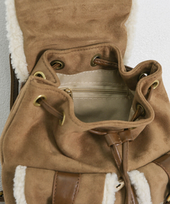 スエードボアバックパック