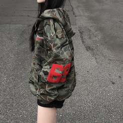 69レタリングミリタリーフードジップアップ KHAKI