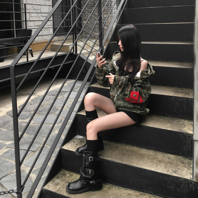 69レタリングミリタリーフードジップアップ KHAKI