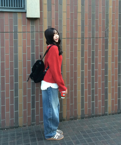 Vネックメランジニット RED