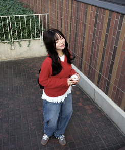 Vネックメランジニット RED