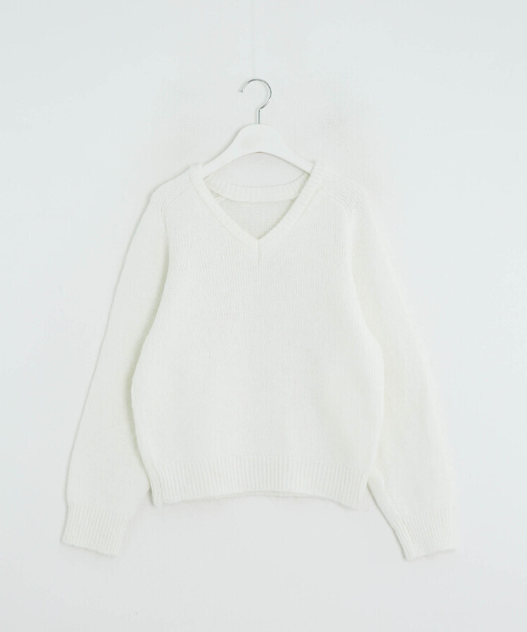 Vネックメランジニット