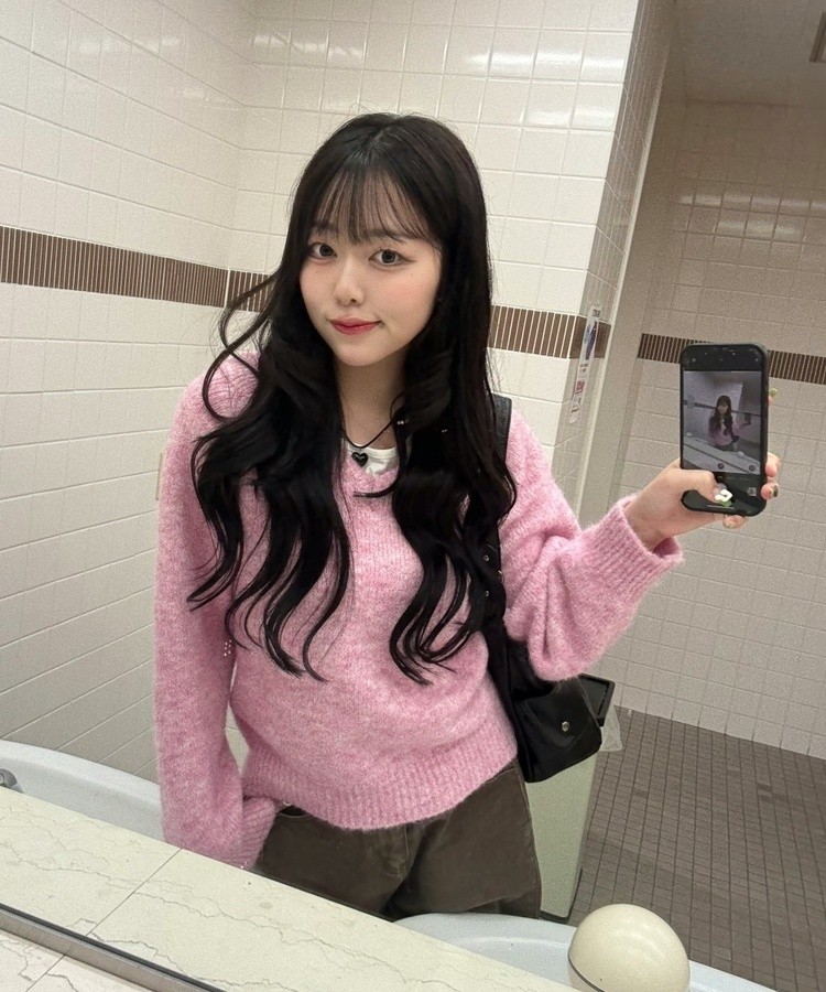 크루 파스텔 V넥 니트 핑크