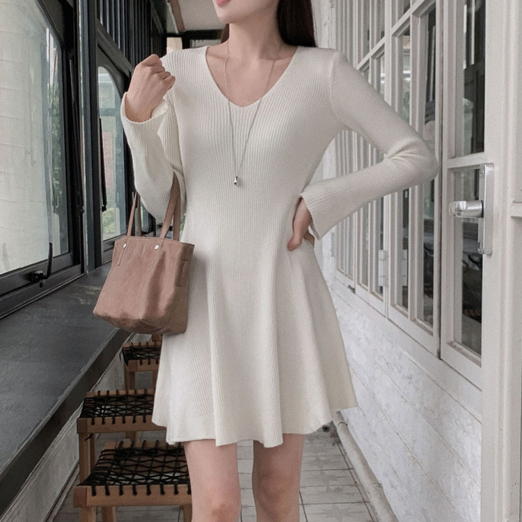 스위트 골지 브이넥 플레어 미디 원피스 아이보리