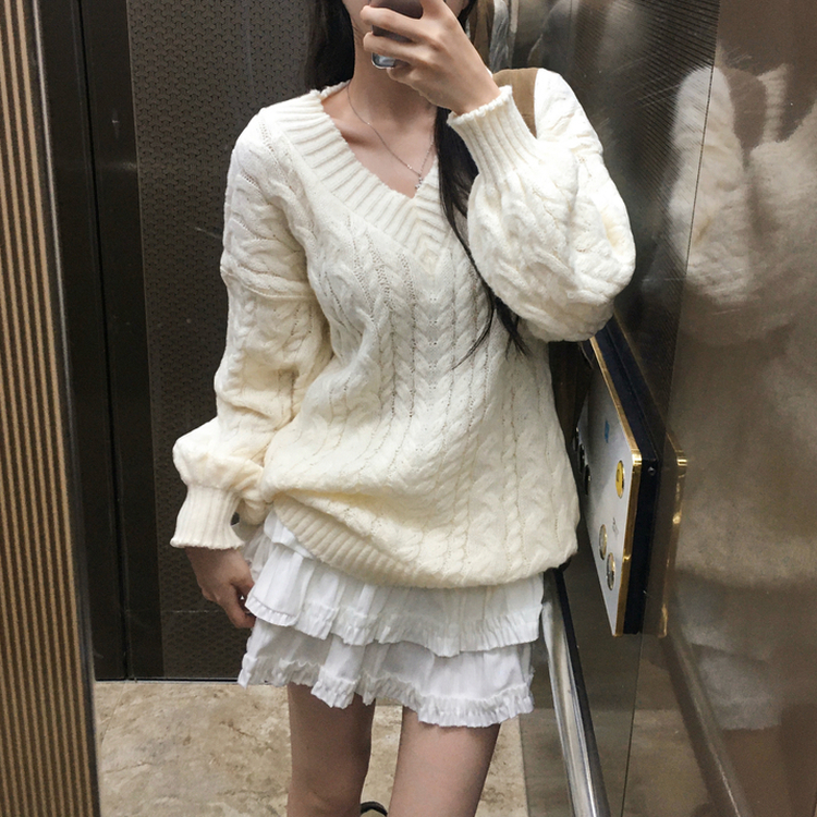 히너 브이넥 꽈배기 케이블 도톰 오버핏 박시 니트 베이지