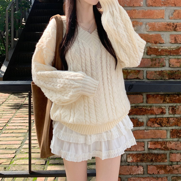 히너 브이넥 꽈배기 케이블 도톰 오버핏 박시 니트 베이지