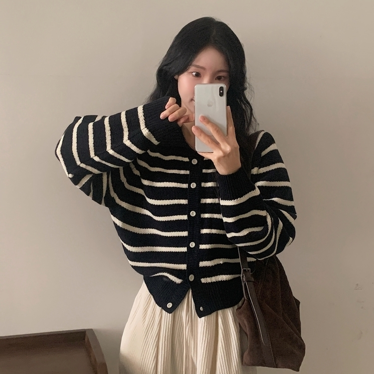 티팟 스트라이프 단가라 루즈핏 여리 카라 니트 가디건 네이비