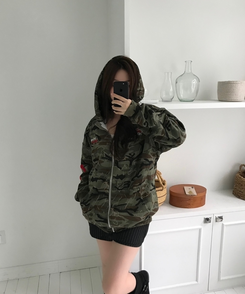 ミリタリーフードジップアップ KHAKI