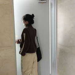 덤블 배색라인 후리스 투웨이 집업점퍼 브라운