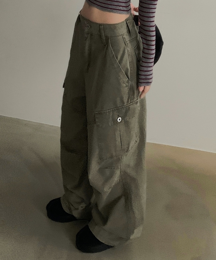 케인 피그먼트 워싱 핀턱 카고팬츠