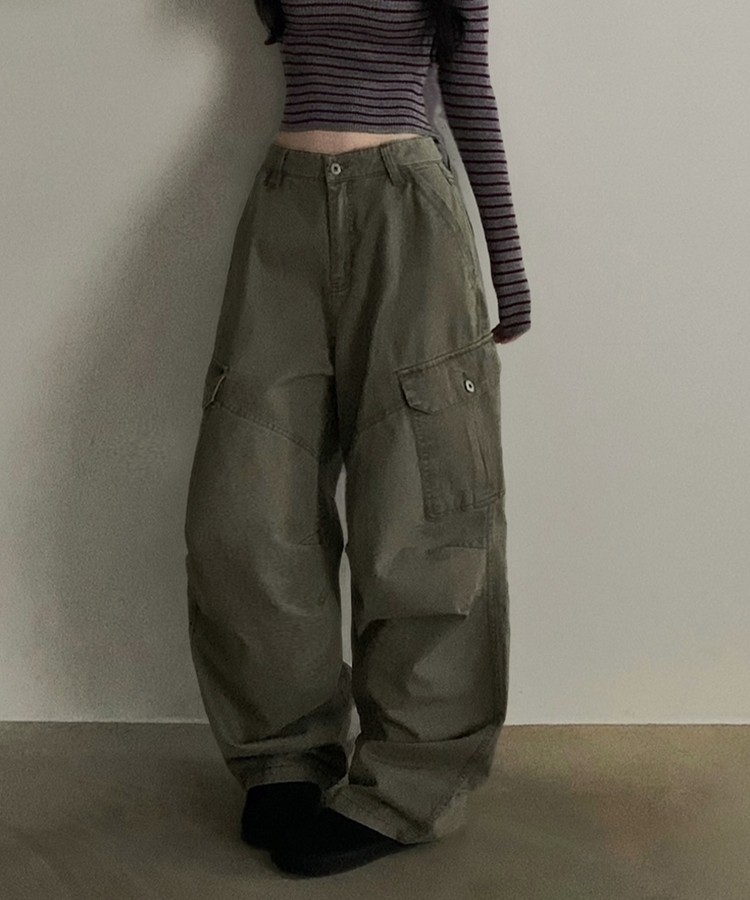 케인 피그먼트 워싱 핀턱 카고팬츠