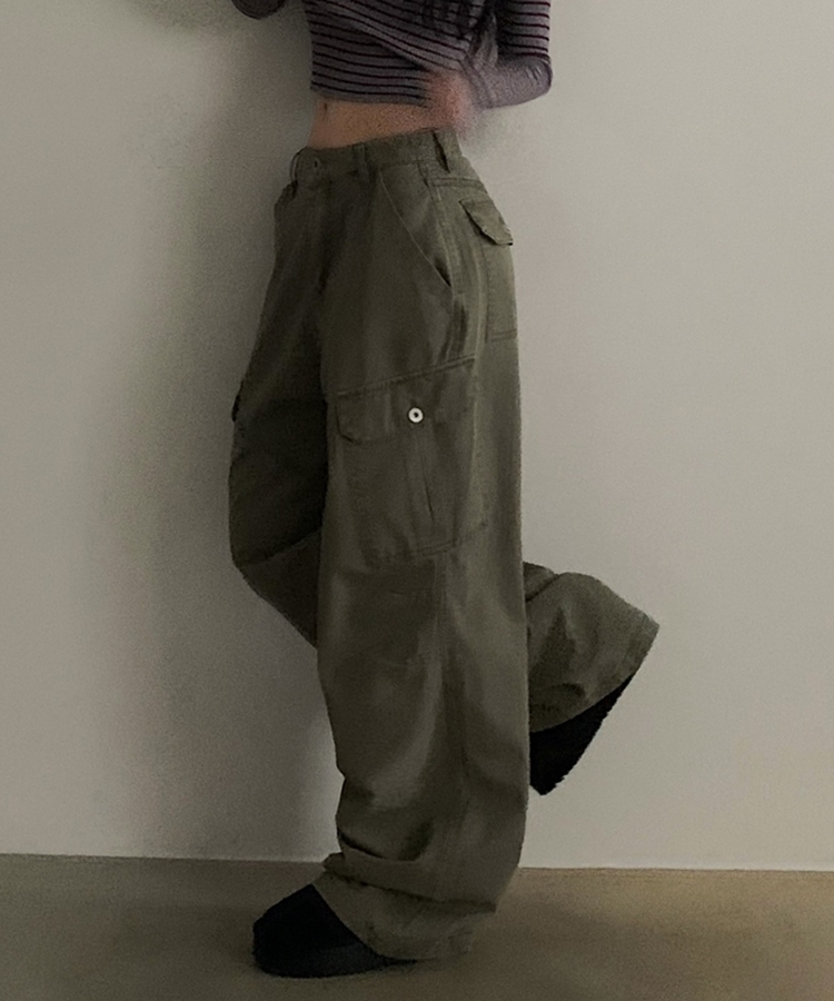 케인 피그먼트 워싱 핀턱 카고팬츠