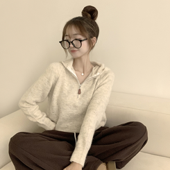 꾸안꾸 무드의 반집업 가을 긴팔 후드 반집업 세미 크롭 니트 베이지