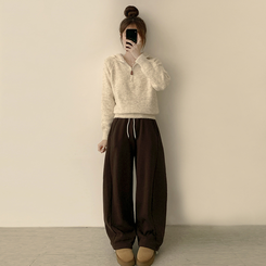 꾸안꾸 무드의 반집업 가을 긴팔 후드 반집업 세미 크롭 니트 베이지