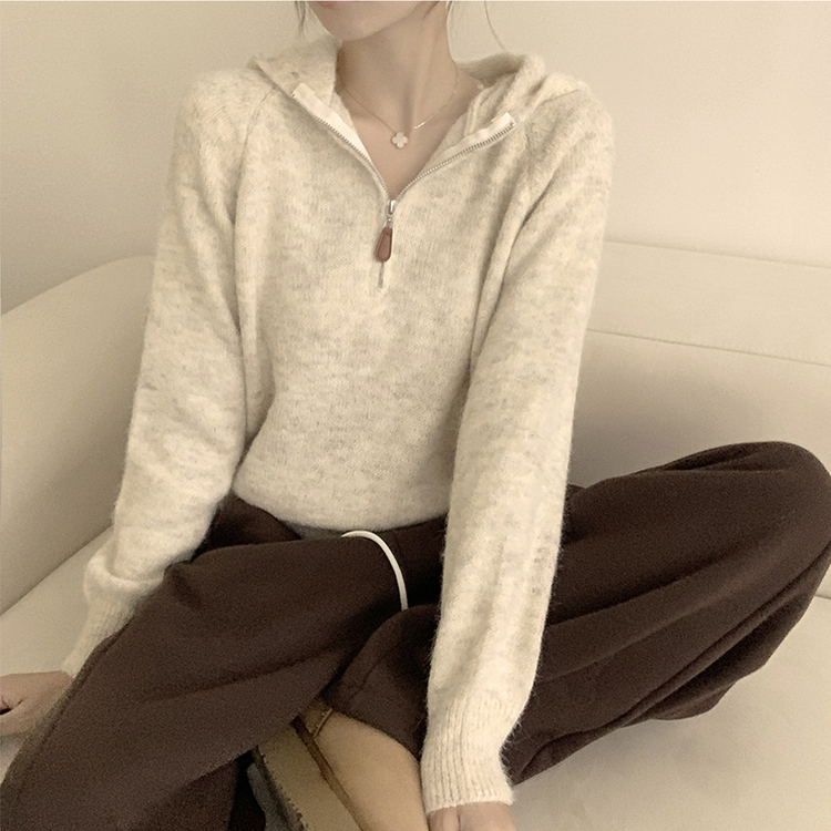 꾸안꾸 무드의 반집업 가을 긴팔 후드 반집업 세미 크롭 니트 베이지