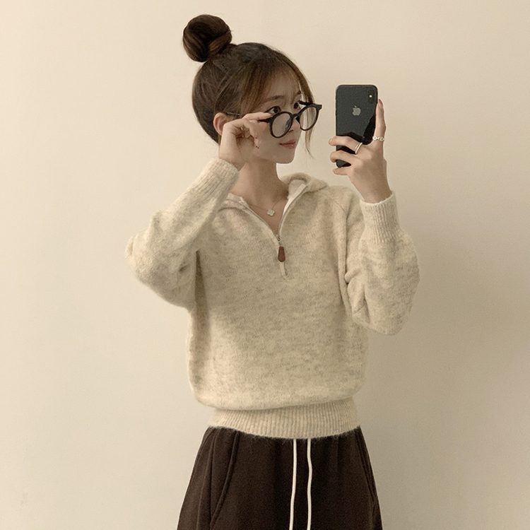 꾸안꾸 무드의 반집업 가을 긴팔 후드 반집업 세미 크롭 니트 베이지