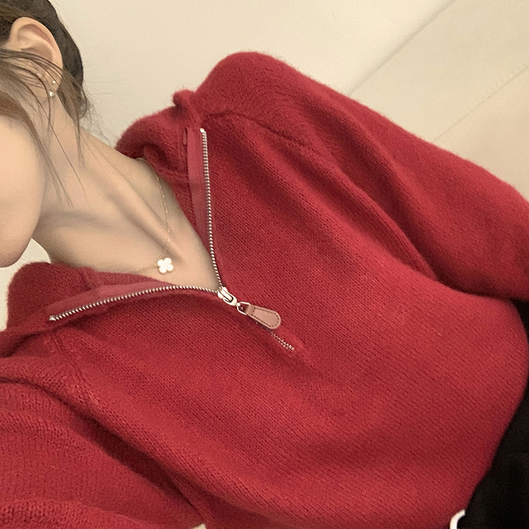 꾸안꾸 무드의 반집업 가을 긴팔 후드 반집업 세미 크롭 니트 레드