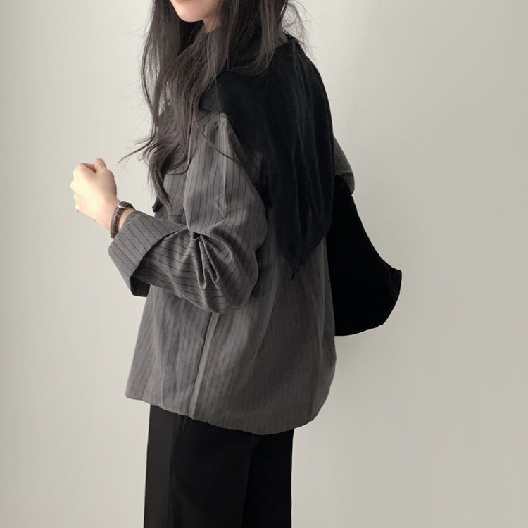 셔츠에 니트숄은 덤으로코디뚝딱 스트라이프 셔츠 니트숄 세트 차콜