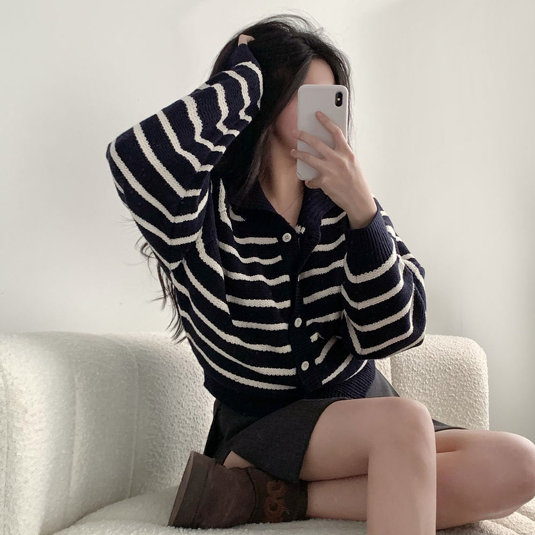 밑단 똑 잡아주는 잘록핏배색 단가라 크롭 니트 가디건 네이비