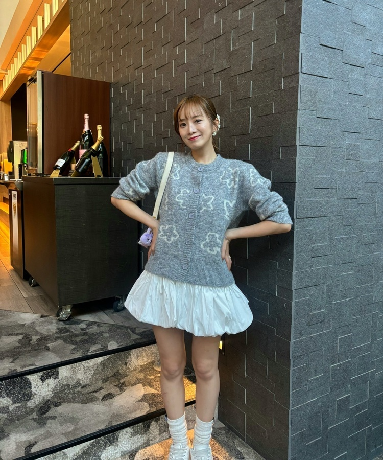 프린 플라워 니트 가디건 그레이