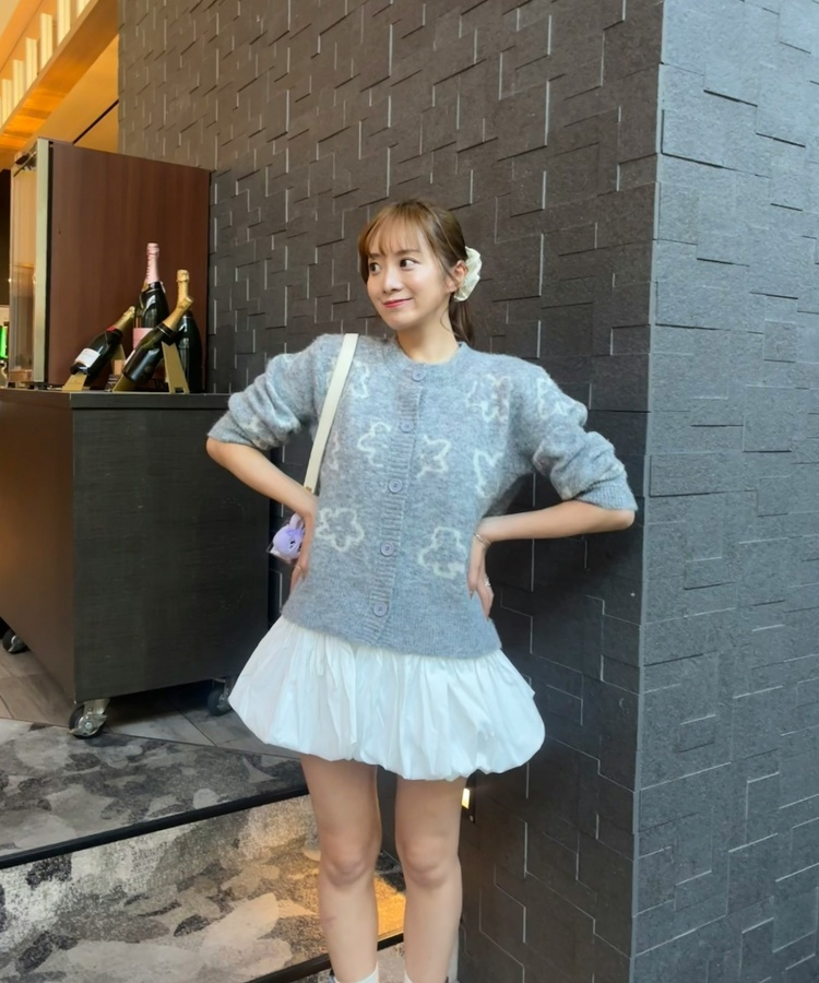 프린 플라워 니트 가디건 그레이