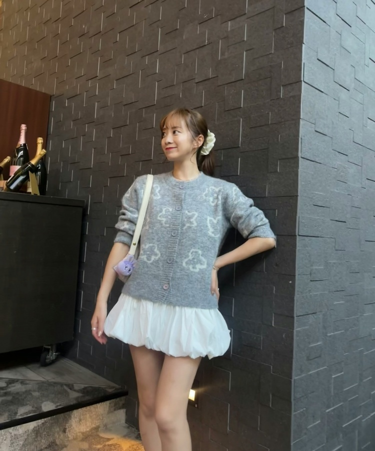 프린 플라워 니트 가디건 그레이