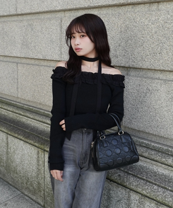 프릴 오프숄더 니트 긴팔티 스카프세트 블랙