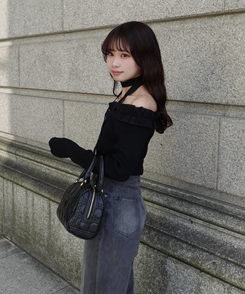 프릴 오프숄더 니트 긴팔티 스카프세트 블랙