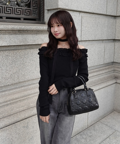 프릴 오프숄더 니트 긴팔티 스카프세트 블랙