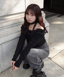 프릴 오프숄더 니트 긴팔티 스카프세트 블랙