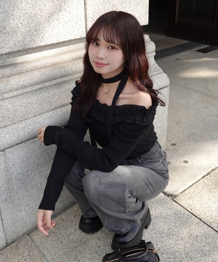 프릴 오프숄더 니트 긴팔티 스카프세트 블랙