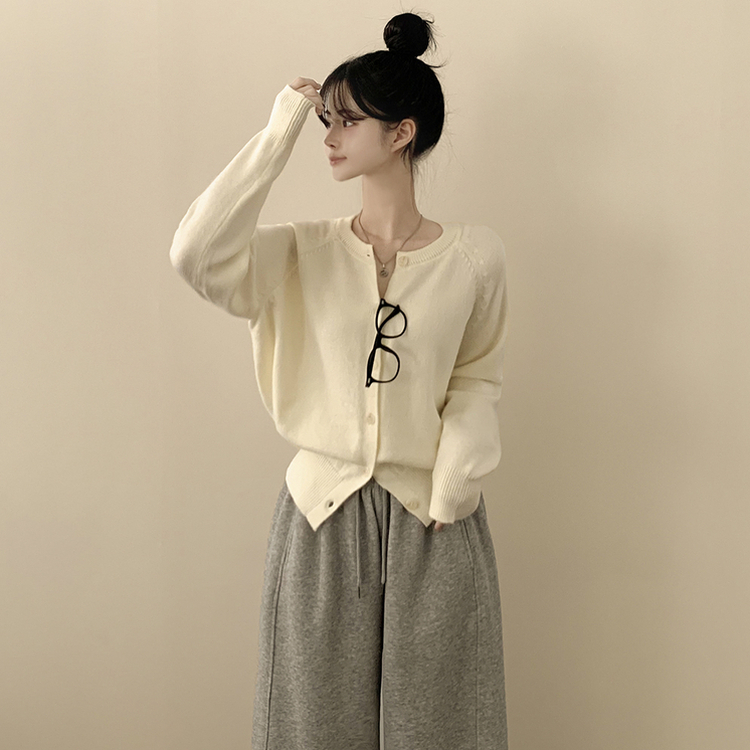 라운드 세미크롭 가을 겨울 니트가디건 빅사이즈 화이트