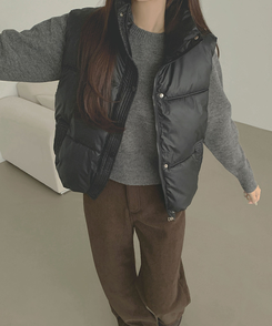 간절기 초겨울 하이넥 무광 조끼 패딩 블랙