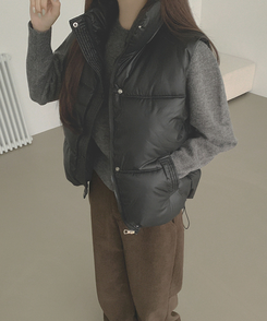 간절기 초겨울 하이넥 무광 조끼 패딩 블랙
