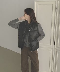 간절기 초겨울 하이넥 무광 조끼 패딩 블랙