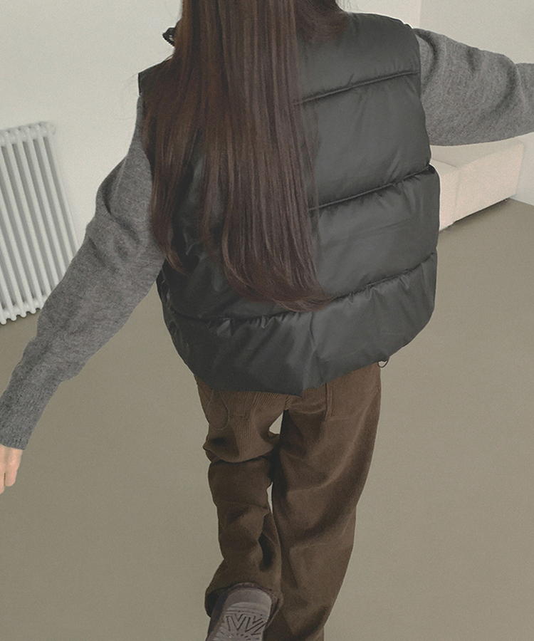 간절기 초겨울 하이넥 무광 조끼 패딩 블랙