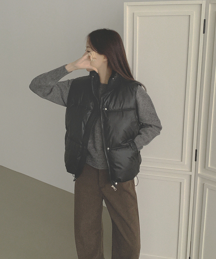 간절기 초겨울 하이넥 무광 조끼 패딩 블랙