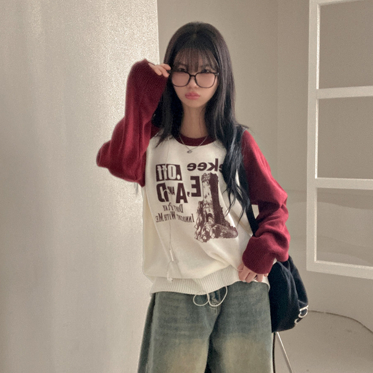 티켄 레터링 배색 라운드 나그랑 루즈핏 니트 레드