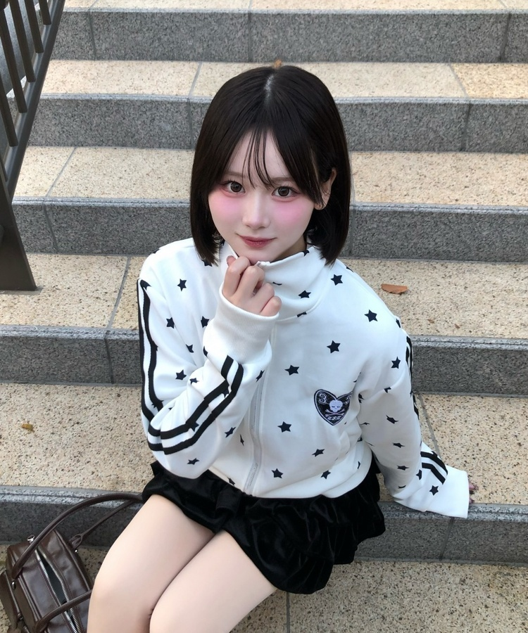 별하트 패치 집업 화이트