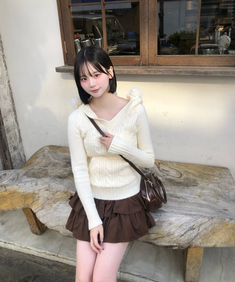 케이블 퍼 후드 니트탑 화이트